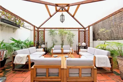 Image de Great patio, 4 baths (3 en-suite), 19th Century, Central
