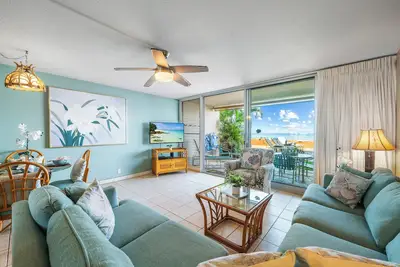 Image de Ground floor oceanfront blue oasis
