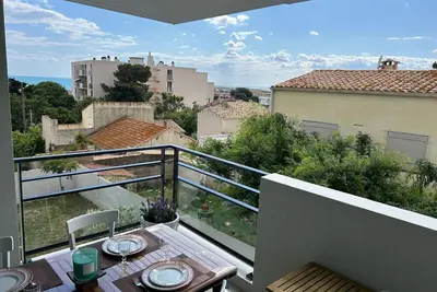 Image de Plage de la Corniche à 500m! Apt avec terrasse, vue sur la mer et étang de Thau,