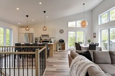 Image de Chalet Aube / Private Spa / Ski Montcalm