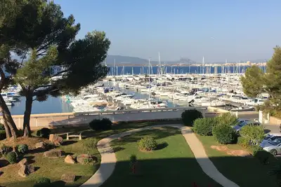 Image de Appartement face à la mer proche des plages et de l’Esterel : calme absolu