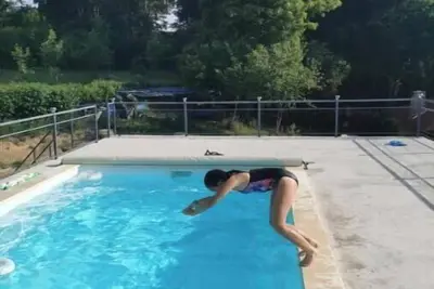 Image de Maison de famille Edelweiss avec sa piscine/sauna.