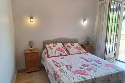 Image de Apt T3 65 m2 face Ă la Dordogne avec garage