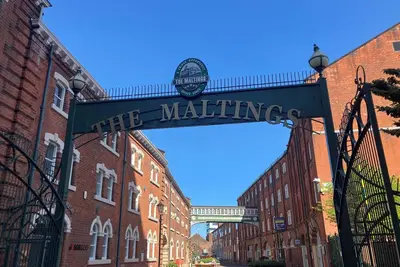 Image de The Hop Store, Hu1. Experience city living in a converted brewery.