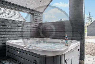 Belle maison à Glesborg avec jacuzzi