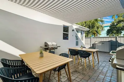 Image de 2-bedroom Villa in Hollywood Steps To Beach, Boardwalk, Cafes, Bars & Shops