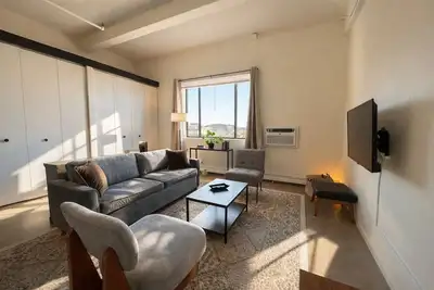 Image de Westown Studio Apt Near Fiserv, Baird, and Theater District