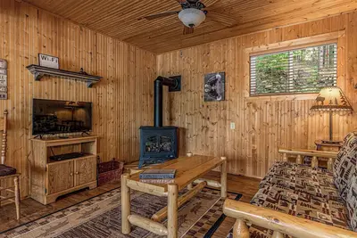 Image de Bouchard Shores Resort on Lake Tomahawk - Pinewood Cabin