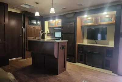 Image de Camper sleeps 4 Located at Lake Cumberland State Park Entrance. Boat Ramp 3min