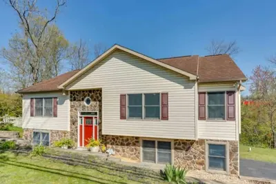 Image de Massive 6 bedroom with Hot Tub!