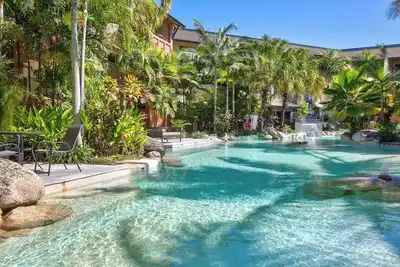 Image de Postcard Perfect Cairns Nine Pool Tropical Oasis