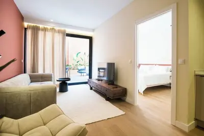 Image de Appartement moderne avec terrasse dans le centre