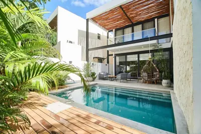 Casa Mila, 4bdr Luxury Villa, 24/7 Security