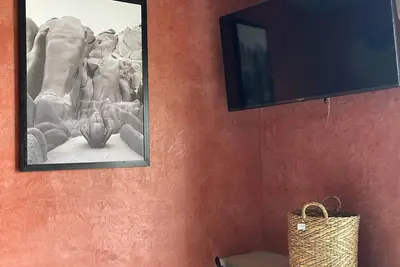 Image de Hotel focused on tranquility and relaxation, 5 minutes from the beach.