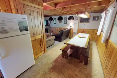Image de Charming 3-bedroom home on Pinecreek in Gaines with Ac, hot tub, fire ring, WiFi