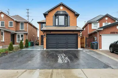 Image de Urban Nest Home 4bed 4bath | Parking | Baby Crib