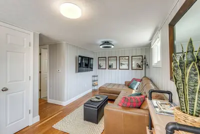 Image de Walk to Edinboro Lake: Home w/ Fire Pit!