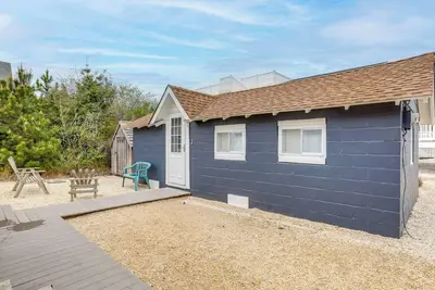 Image de Steps to Surf City Beach: Pet-Friendly Cottage!