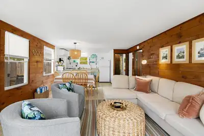 Image de 5-Min Walk to Beach, Ac, Pet Friendly & WiFi