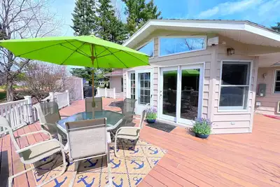 Image de 3-bed, Pet Friendly, Spacious, w/LargeDeck & Grill, Fire Pit & Attached Garage