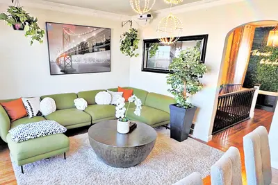 Image de Superbes Vues & Parking Gratuit avec Lit King – Proche de Castro!