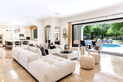 Image de Roadrunner Mansion · Roadrunner Retreat | Pool•Firepits•Billiards