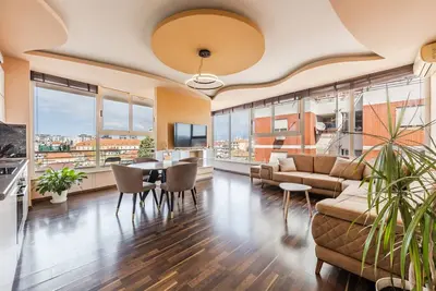 Image de Spacious City-View Apartment Overlooking Shkodër