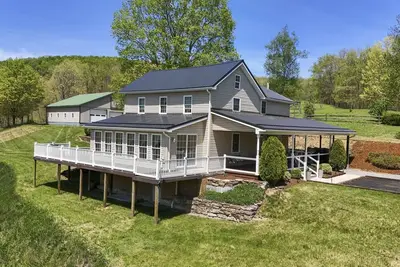 Image de Wrap-A-Round Farmhouse :Peaceful Mountain Retreat