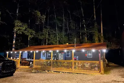 Image de Cozy 3-bedroom cabin with WiFi, Ac in charming Bristol