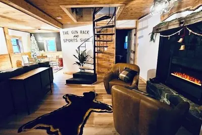 Image de The Shanty-Gunstock Open Dec 6/Pavilion/Lake Winni/Hgtv Design