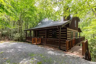 Image de HawksNest View 4 car, No-Step Entry, 2 Game Rooms, Ht, Covered Decks, Fireplace, Fire Table, Grill, Pets