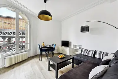 Image de BnBNook - Spacious 2br Near Eiffel Tower and Seine