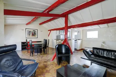 Image de BnBNook - Sunny 2br Duplex Near Seine and Notre-Dame