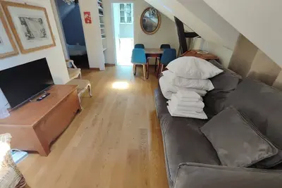 Image de BnBNook - Chic and Central 1br – Walk to Notre-Dame