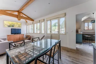 Image de Arcachon – Appartement 10 pers, toit vitré, A/C, ascenseur privé, à deux pas de la plage