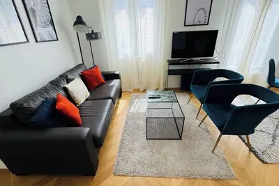 Image de BnBNook - Central 2br - Walk to Champs-Élysées