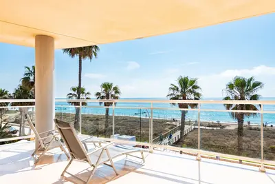 Image de Appartement 'Playa-Mar B' avec vue sur la mer, piscine partagée et Wi-Fi