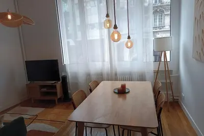 Image de BnBNook - Charming Flat Near Pompidou and Notre-Dame