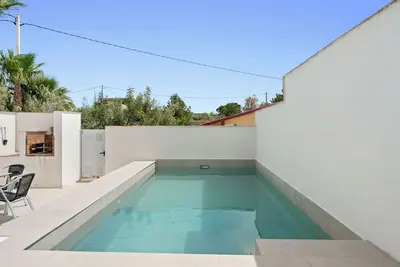 Image de Maison de vacances 'Illa De Buda' avec vue sur les montagnes, Wi-Fi et climatisation