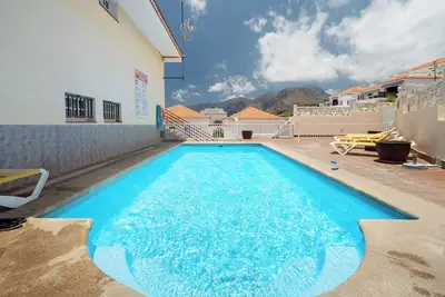 Vacances 'Ocean Sun' avec vue sur la mer, piscine partagée et Wi-Fi