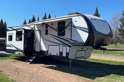 Image de Lake, golf course, tiki bar, volleyball court and bar/restaurant! !