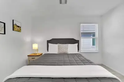 Image de Newly Built 3-Bed Modern Haven, Close to Airport