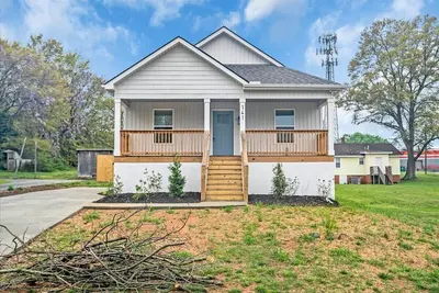 Image de Greer Urban Retreat 3-bedroom house near Dt Greer!