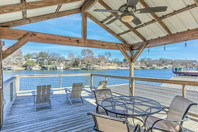 Image de Lakeside home with Private Dock, Hill Country Views & Endless Water Fun