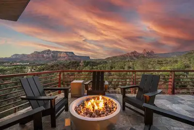 Image de Epic Views! Premier Uptown Home on Red Rock Cliffs