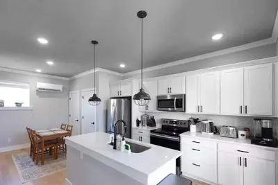 Image de Riverwalk Townhome - 2 Full Bath & Free Parking