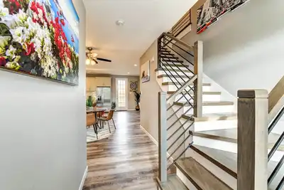 Spacious 5-bedroom house in charming Arlington with WiFi, Ac