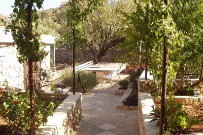 Image de Appartement de trois chambres avec la terrasse Baie Ostricka luka, Rogoznica (A-24361-a)