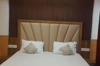 Image de Mountain Mist by Ebony Stays – Luxury 5bhk Stay in the Kasauli Hills