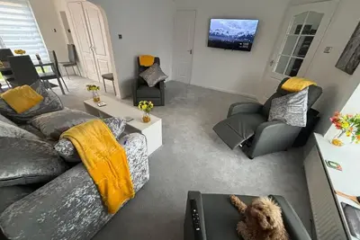 Image de 130m2 New house 2024. 3-bedrooms. Free Fast Wi-Fi. Free off street parking.